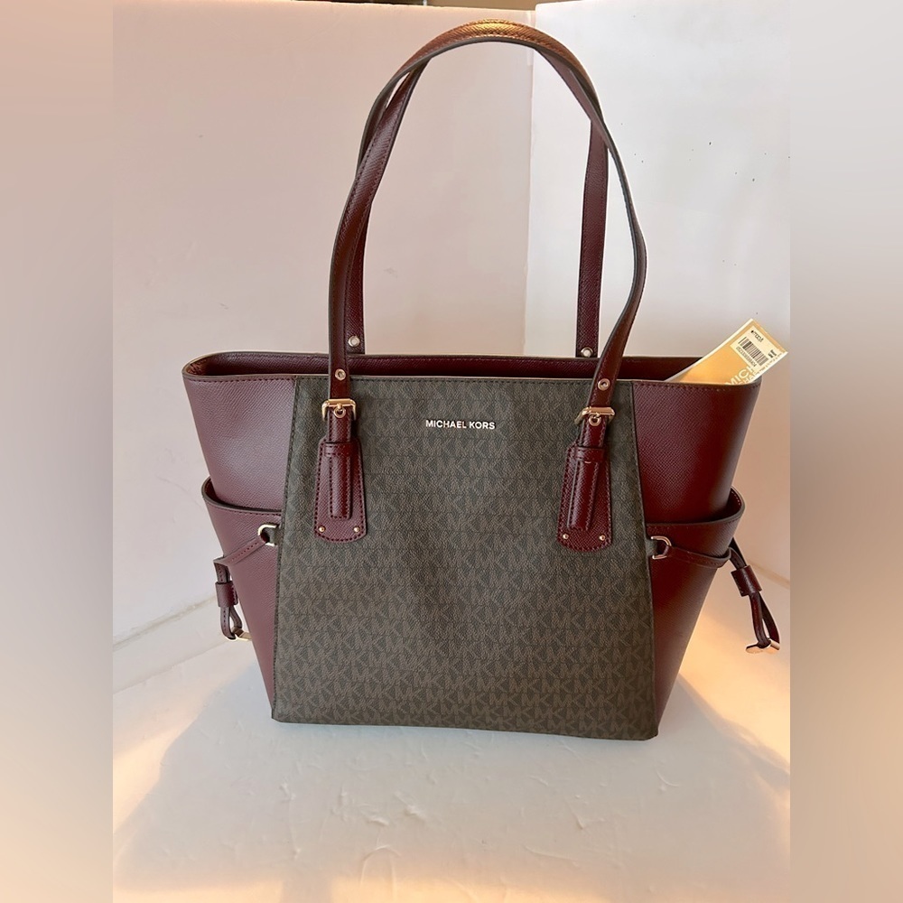 Michael Kors NWT Voyager East West Two Tone Leather medium Tote - Picture 1 of 10